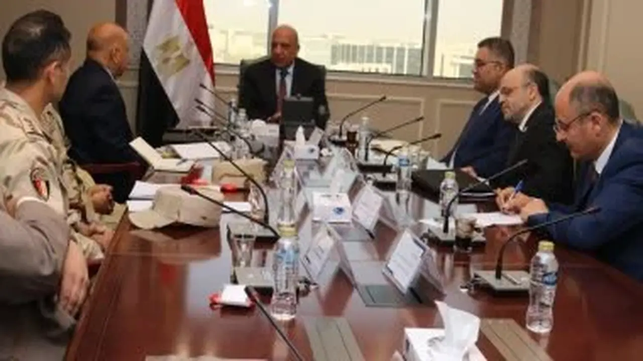 اجتماع وزير الكهرباء مع قيادات التعدين والإشراف النووي لتعزيز مشروعات الطاقة الجديدة